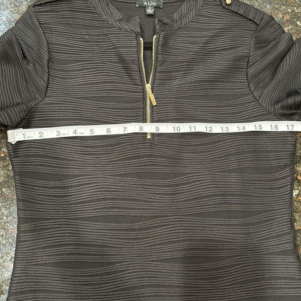 ⭐️Ladies Black Top - Picture 9 of 10